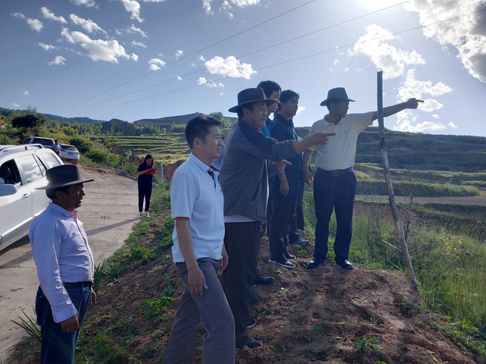 尖扎要闻心系群众下基层现场办公解难题