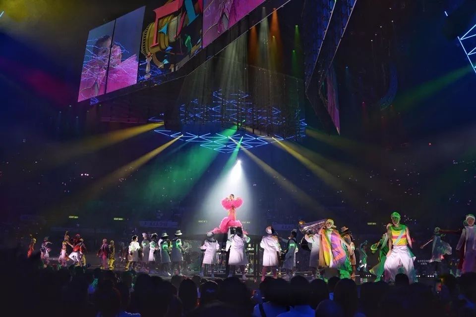 能量无限 | 舒尔无线系统助力郑秀文闪耀红馆