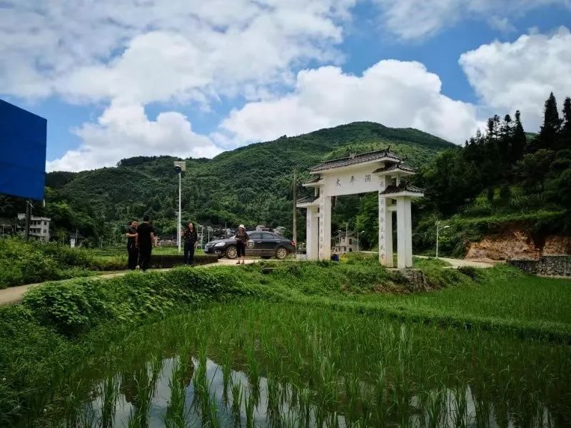 【脫貧攻堅 夏秋決戰】谷隴山坪:掙票子摘帽子 一起過上好日子