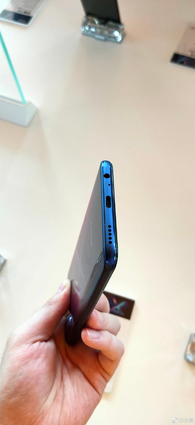 荣耀9xpro和荣耀v20哪个性价比高荣耀9xpro和荣耀v20对比