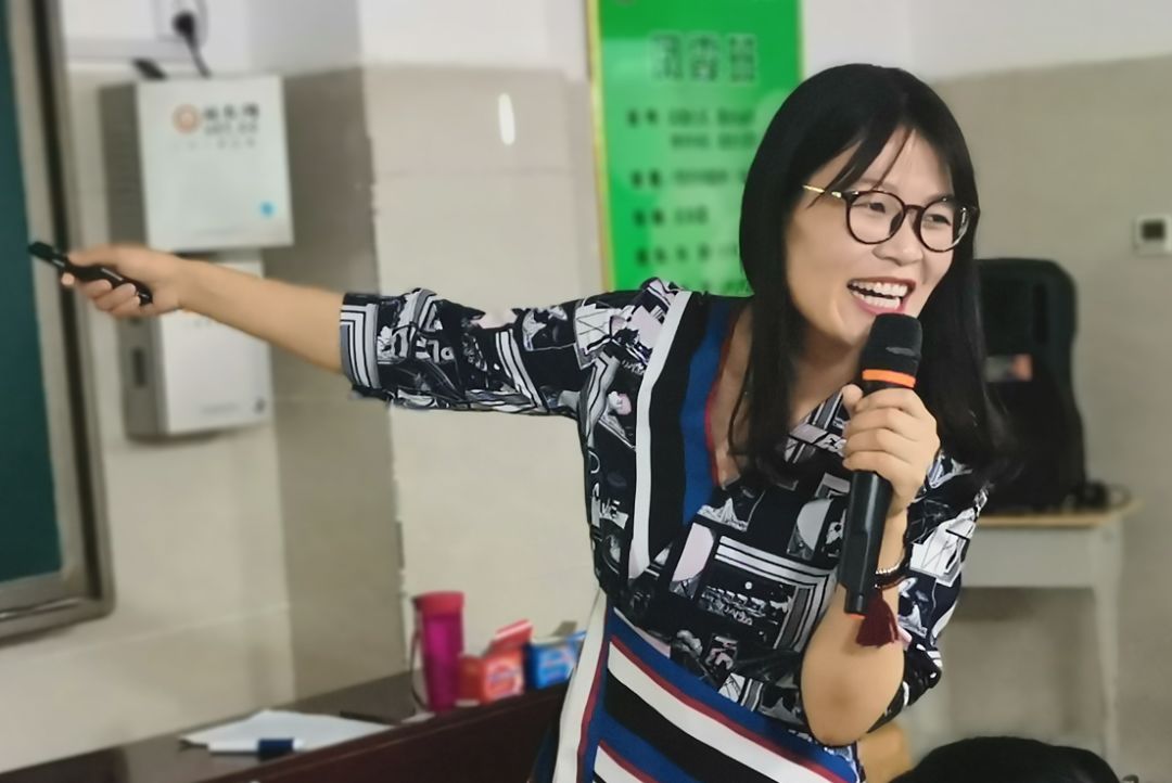 凤霞班班长,中原名师,漯河市第二实验小学教科室主任 陈静n种可能》