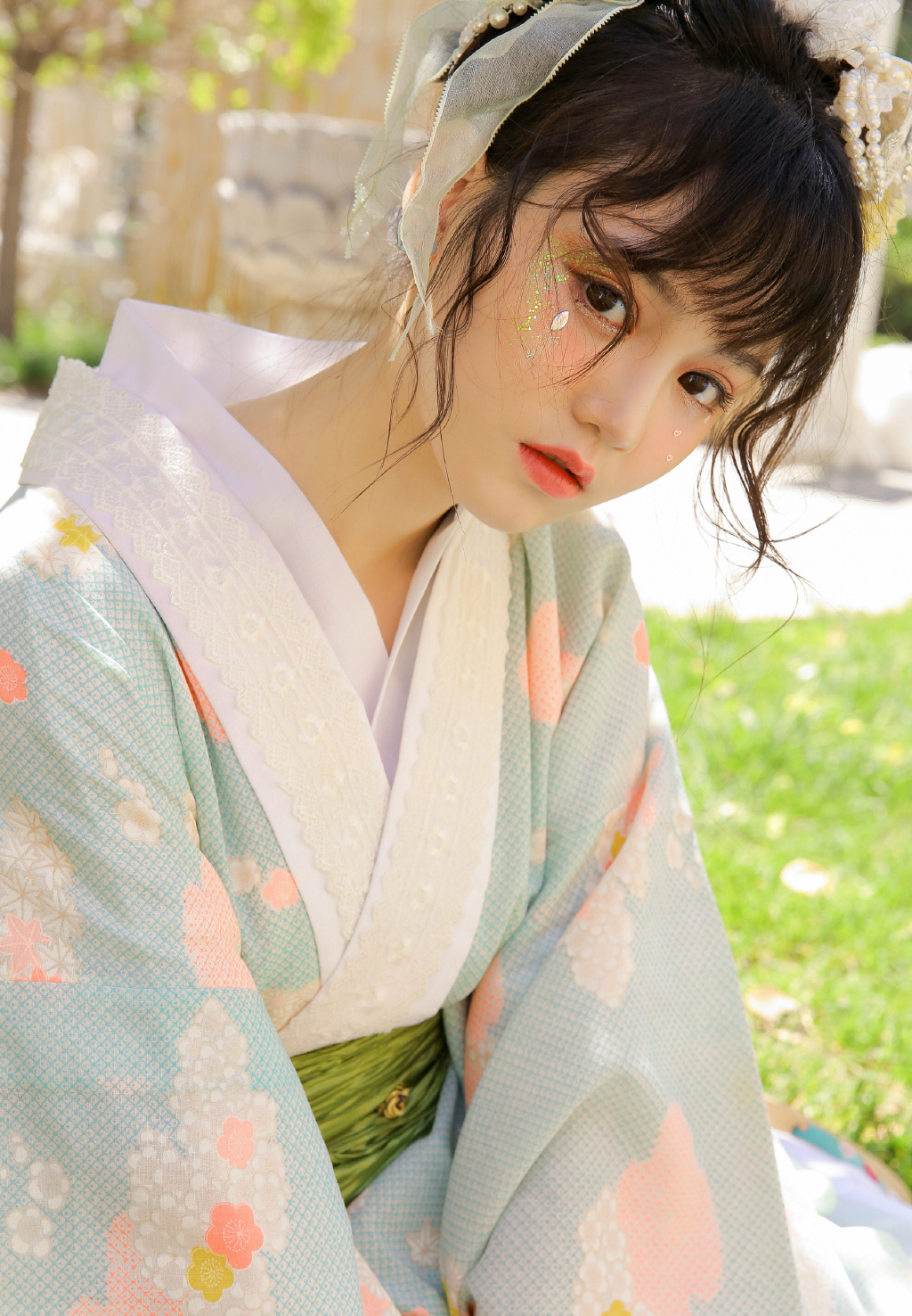 性感美女时尚写真日式和服美女唇红齿白漂亮脸蛋唯美吸睛