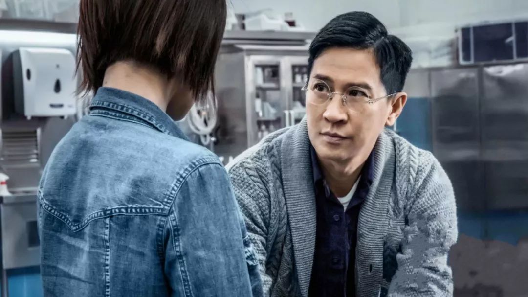 实力不用多说,《证人》《激战》《大追捕》等片拿奖拿到手软,早就是