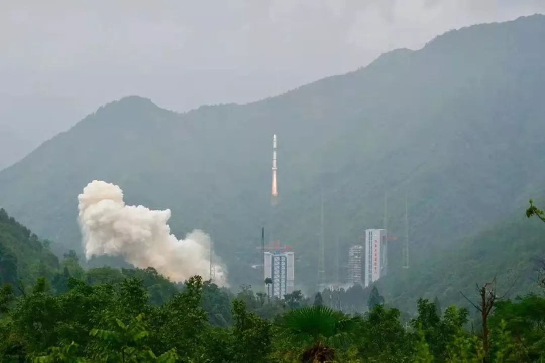 火火火西昌衛星發射中心成功發射遙感30號05組衛星