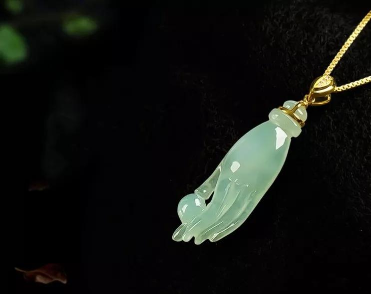 欲佩戴翡翠佛手,你必须知道这些!