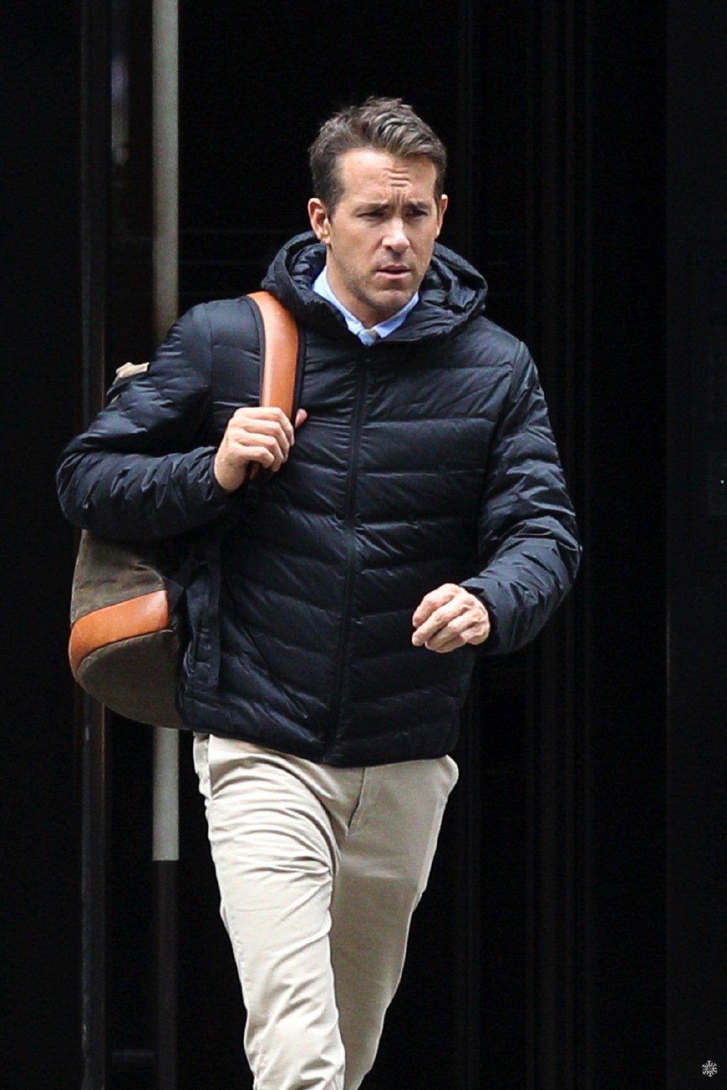 最近漫威"死侍小贱贱"43岁的演员瑞安·雷诺兹,被影迷们曝光了一组在