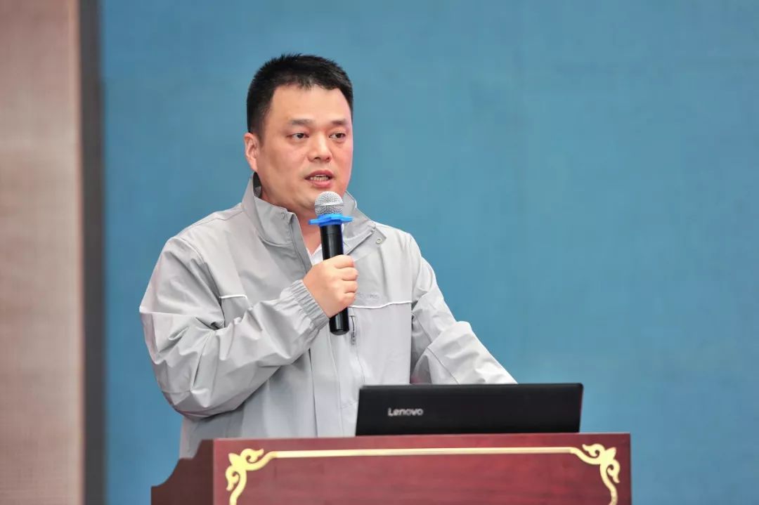 下午,在青海海东国际酒店举行座谈会.