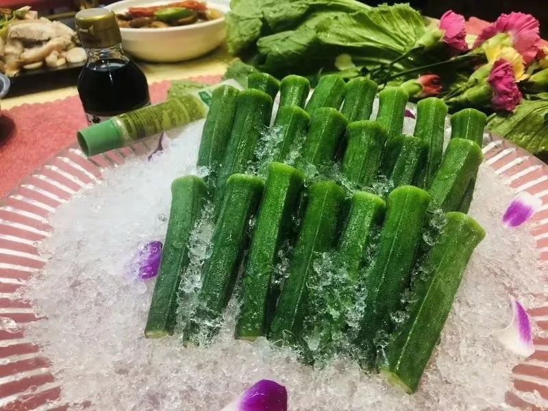 号称伦教zui火爆的平价海鲜大排档大明虾招牌烧鸡豆腐统统免费送