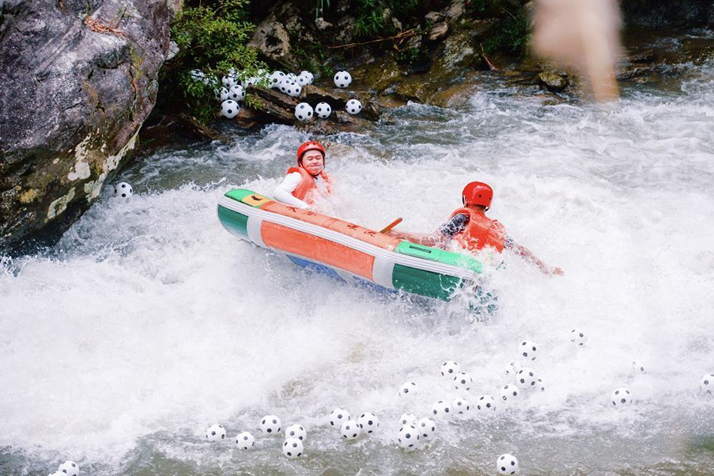 落差200米福建尤溪网红避暑地带你感受不一样的天空漂流