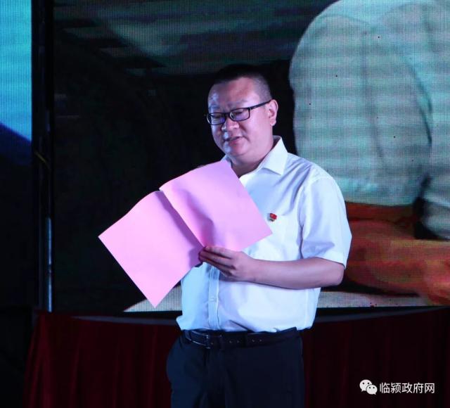 临颍:红色轻骑文艺宣传队走进窝城镇,举办大型电视直播文艺晚会