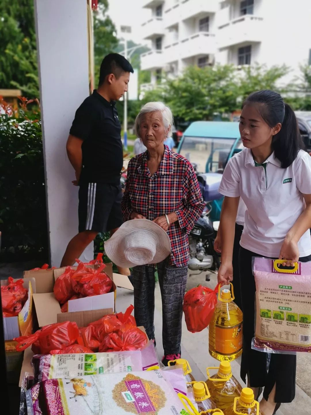 …致敬抗洪赈灾中那些最可爱的人们四个乡镇的
