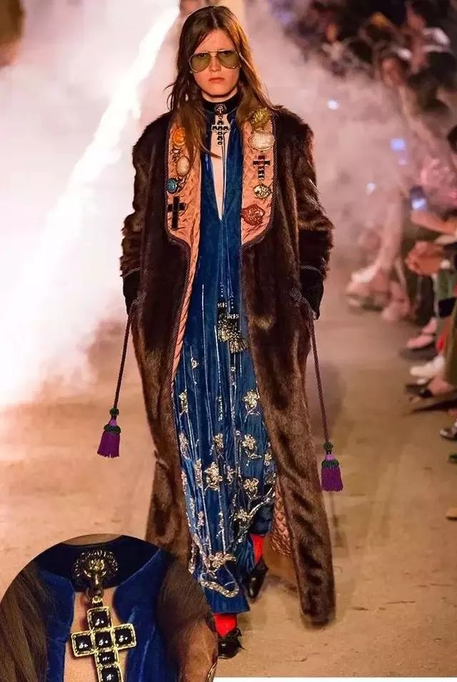 服装新潮敦煌壁画走出洞窟现千年古丝路审美时尚