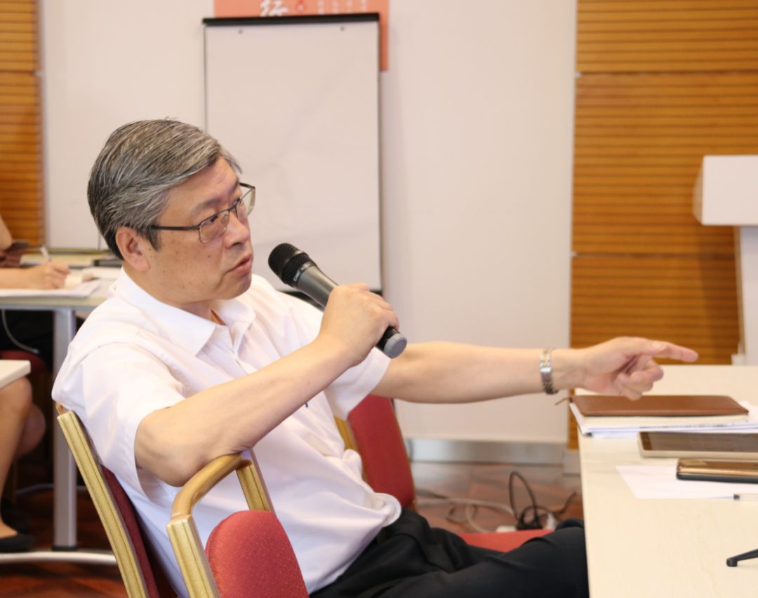 会上,上汽销售总经理傅利国对今天的研讨做出如下要求:我们所开发的