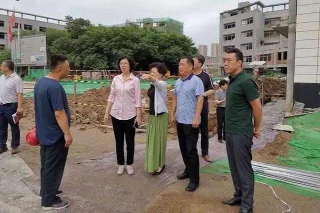 近日,未央区人民政府区长梁晚晴,副区长王社信对学校建设项目推进情况