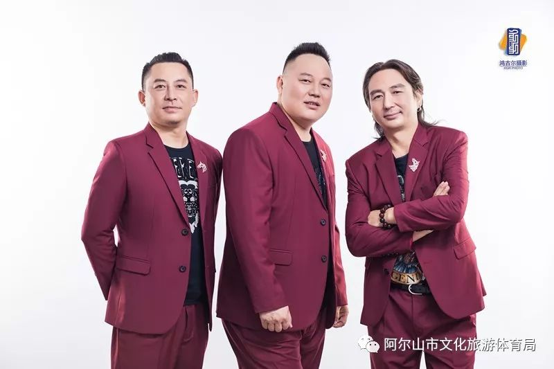 组合名字来源于内蒙古大草原上的英雄嘎达梅林,是由塔拉,白音,朝鲁三