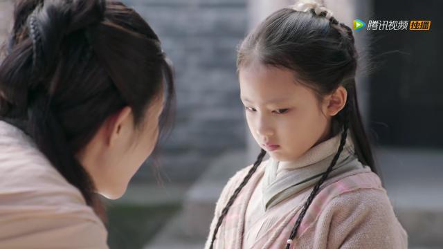 张婉儿因为漂亮清纯,很多人将张婉儿称为"小刘亦菲".