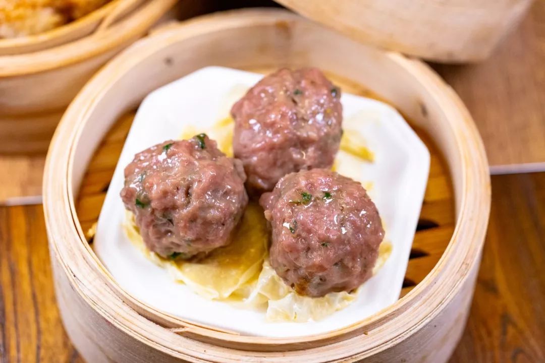 陈皮牛肉丸因为店里的虾饺比较抢手,荔苑每天都是限量供应,所以虾饺