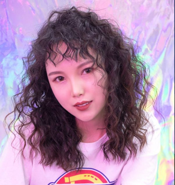 烫个绵羊卷显瘦又时髦