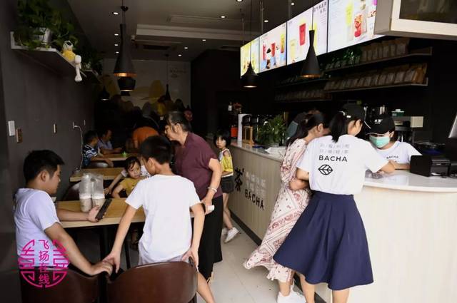 这家火遍广西的奶茶店来博白了连续一周买一送一哦