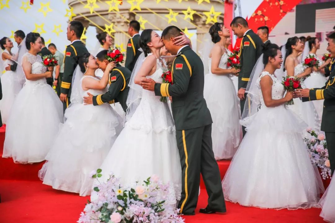 金昌市双拥专场集体婚礼——带你感受军人的铁血柔情_见证