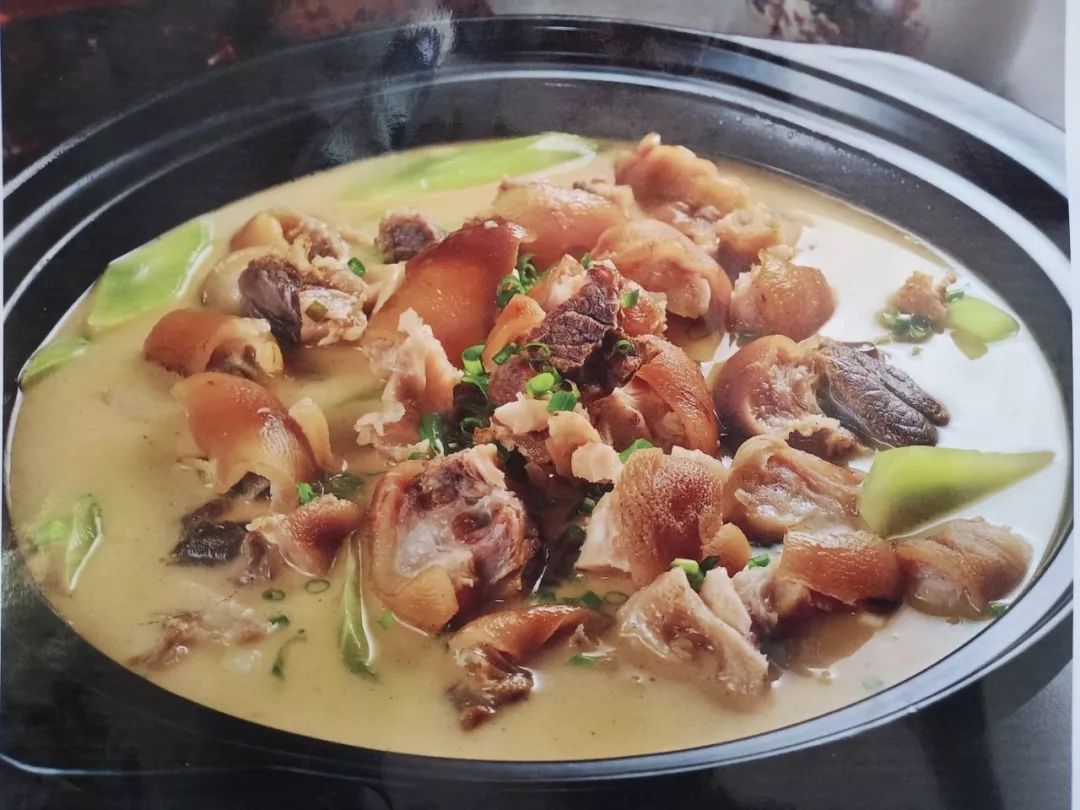 柴火土灶大锅带我们回到儿时.