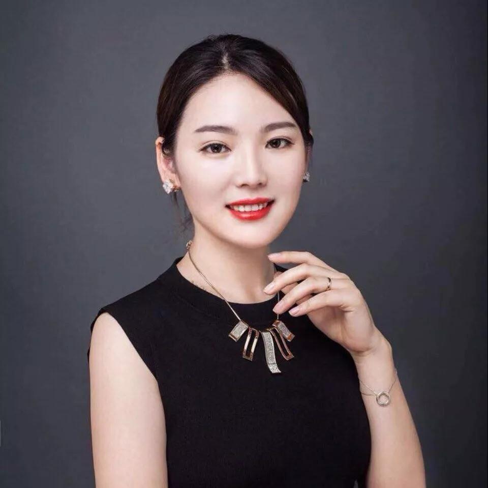 要放在第一位,建议使用漂亮的形象照或者门店照片;2)微信头像由于是