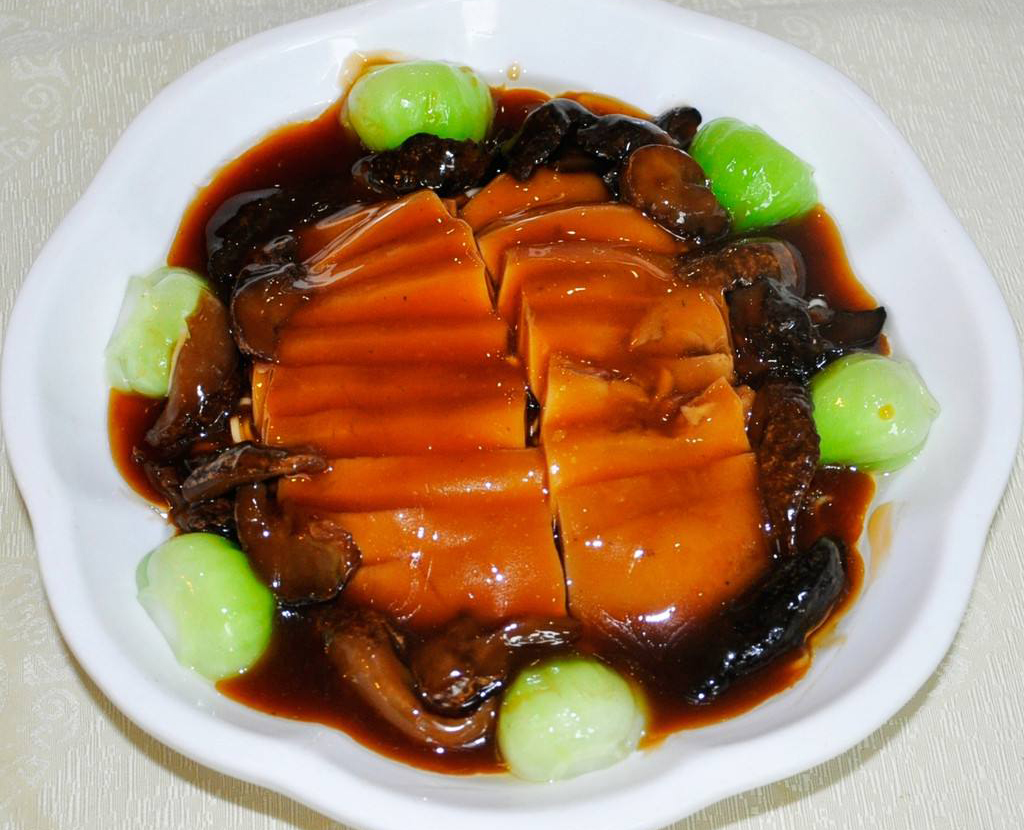 那家海参带来海参食谱——百灵菇扒海参