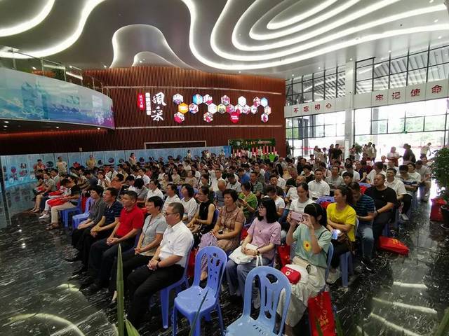 部部长洪月榕,龙岩市红十字会常务副会长张龙生,上杭县人民政府副县长