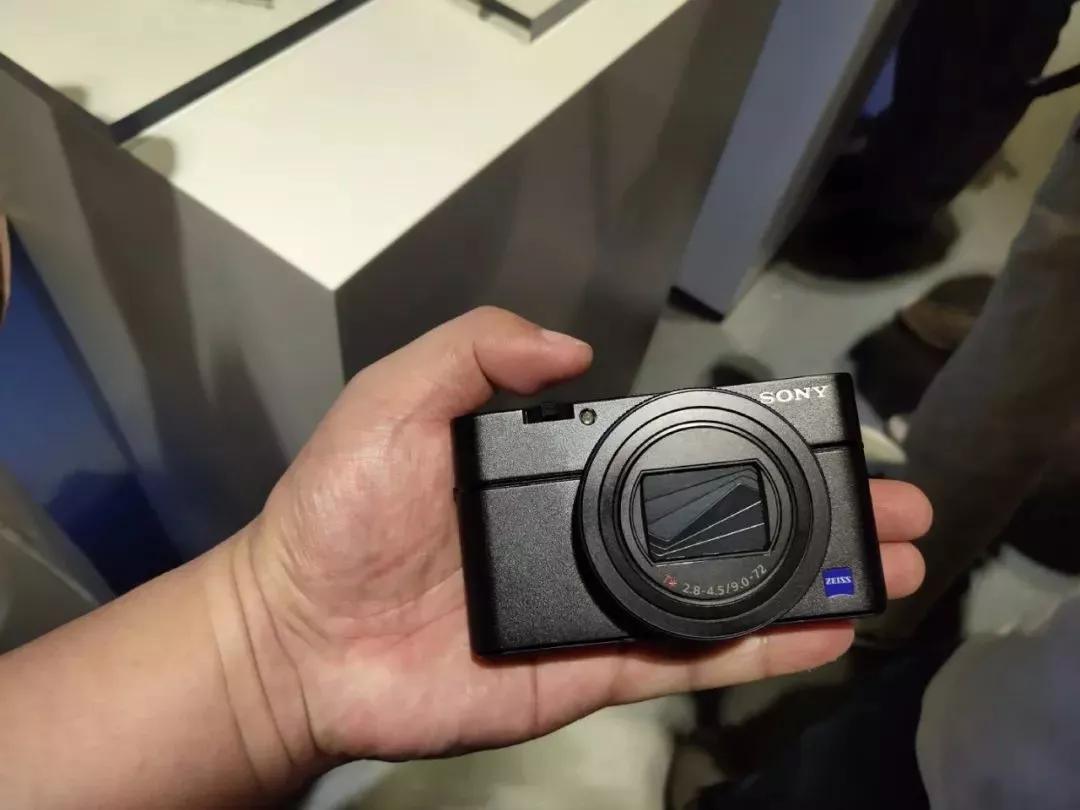 原创索尼黑卡rx100七代同堂索尼要干啥