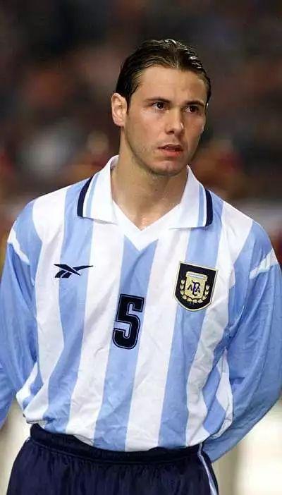 回顾阿根廷足球历史十大巨星
