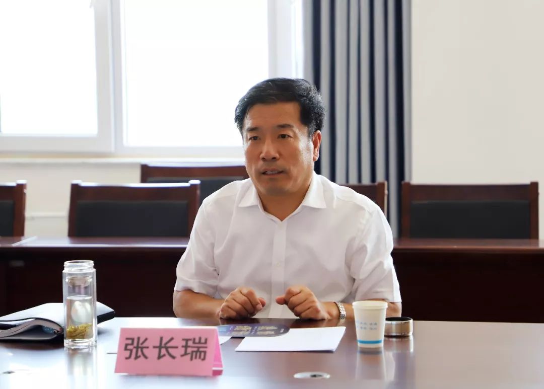 县委书记张长瑞深入县职教中心调研指导工作
