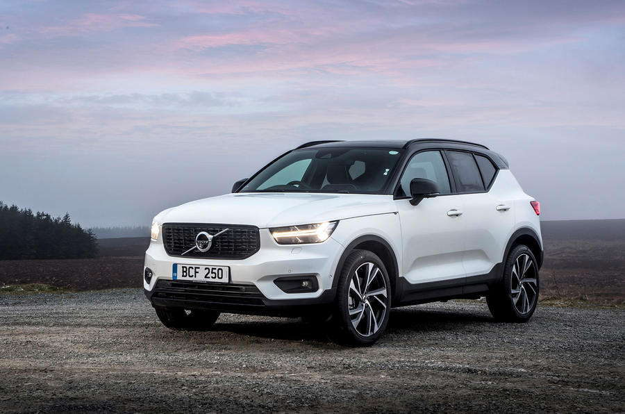 黑白的双色风格全新沃尔沃xc40海外实车