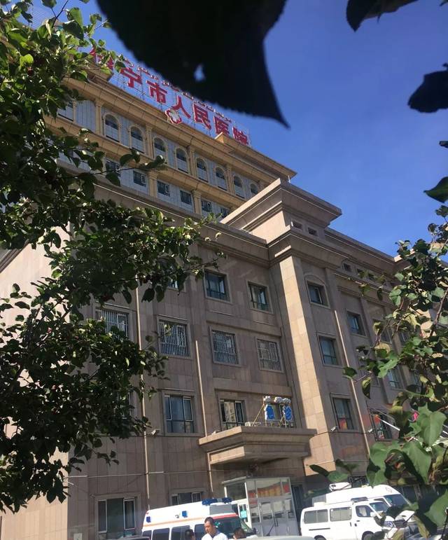 张向荣每周二还会在伊宁市人民医院全天进行专家门诊,指导该院医生