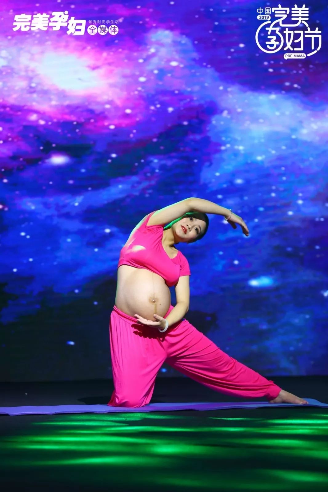 最大肚子的孕妇跳舞图片