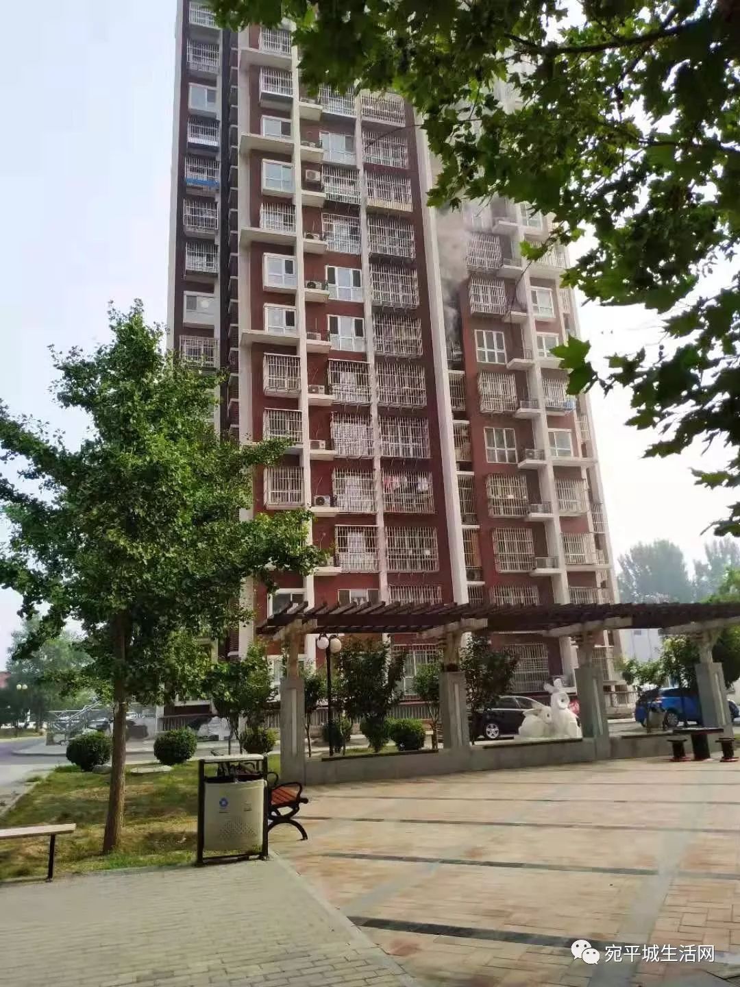 今天上午,晓月景园小区一住户发生火灾,火灾原因应该引起所有人重视