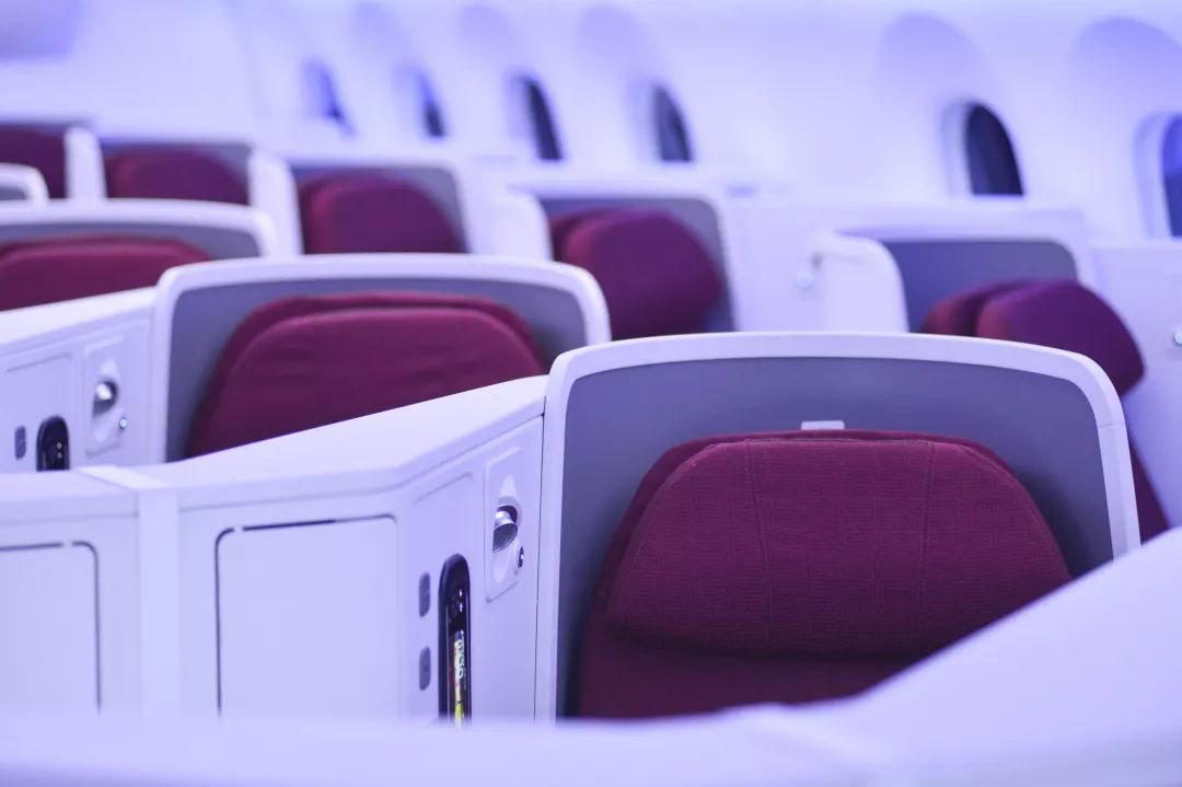 金鹏航空第二架7879客机今首航深圳郑州乌鲁木齐航线