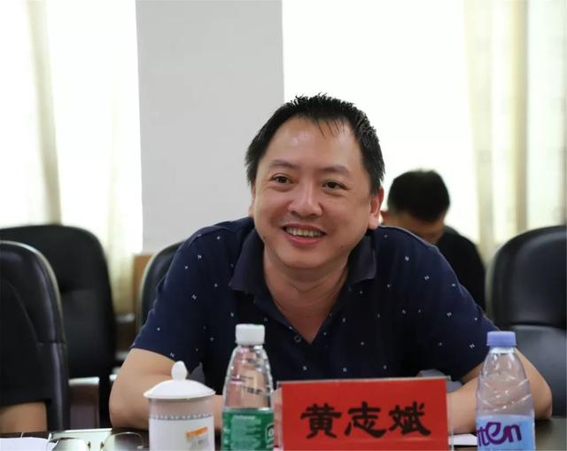 各庭室负责人;行政系统出席会议的有市司法局局长范卫东,副局长黄志斌