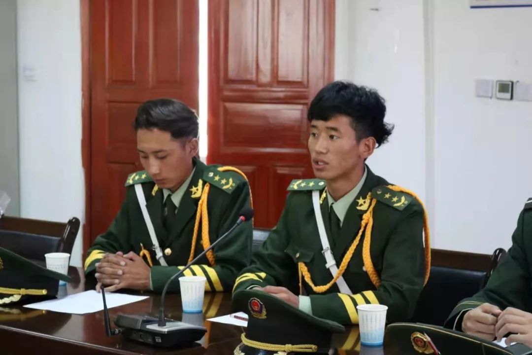 国旗飘扬在雪域高原相识续