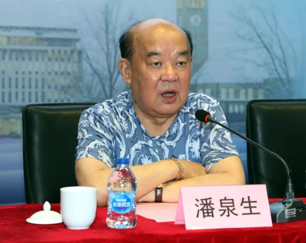 华夏房地产开发有限公司董事长潘泉生"华夏天一奖学金"是由无锡华夏房