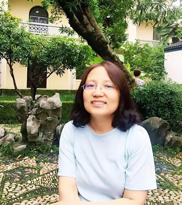 青山儿女四有好老师北重五中杨兰香暗香疏影润物无声