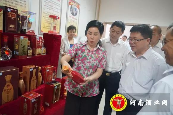 省市场监督管理局局长唐远游一行调研五谷春酒业食品安全工作