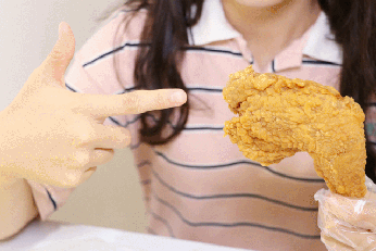 就是这家网红炸鸡买一送一来自上海这次可以吃到爽在天下广场