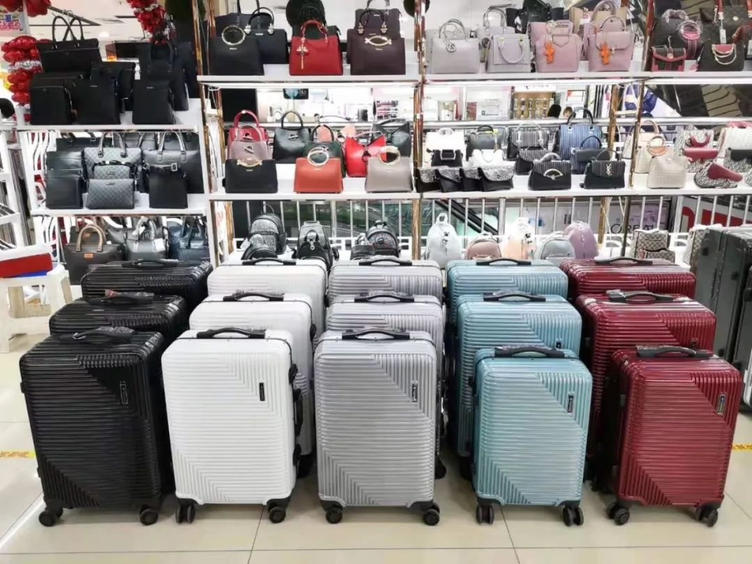双肩包市场：新时代潮流的选择