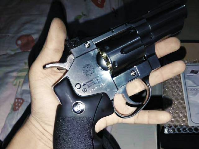 来到泰国射出了人生中的第一枪回味无穷