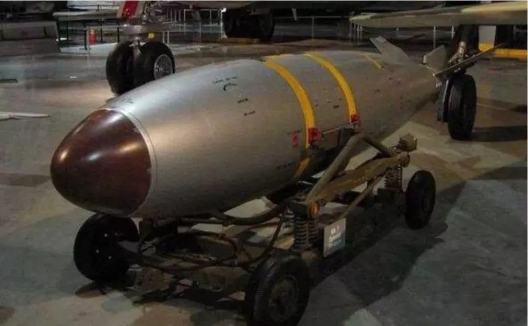 如放开限制日本三个月就可以成核大国你以为原子弹是玩具么