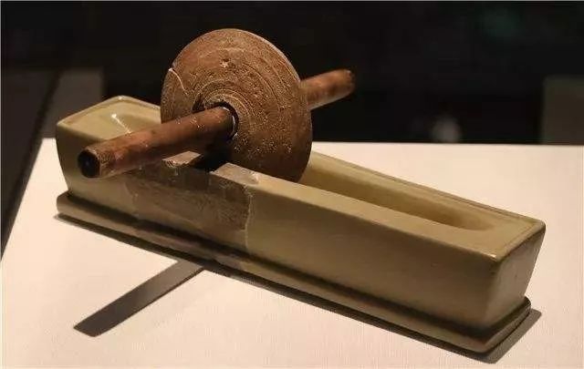 唐代越窑茶碾 宁波博物馆藏