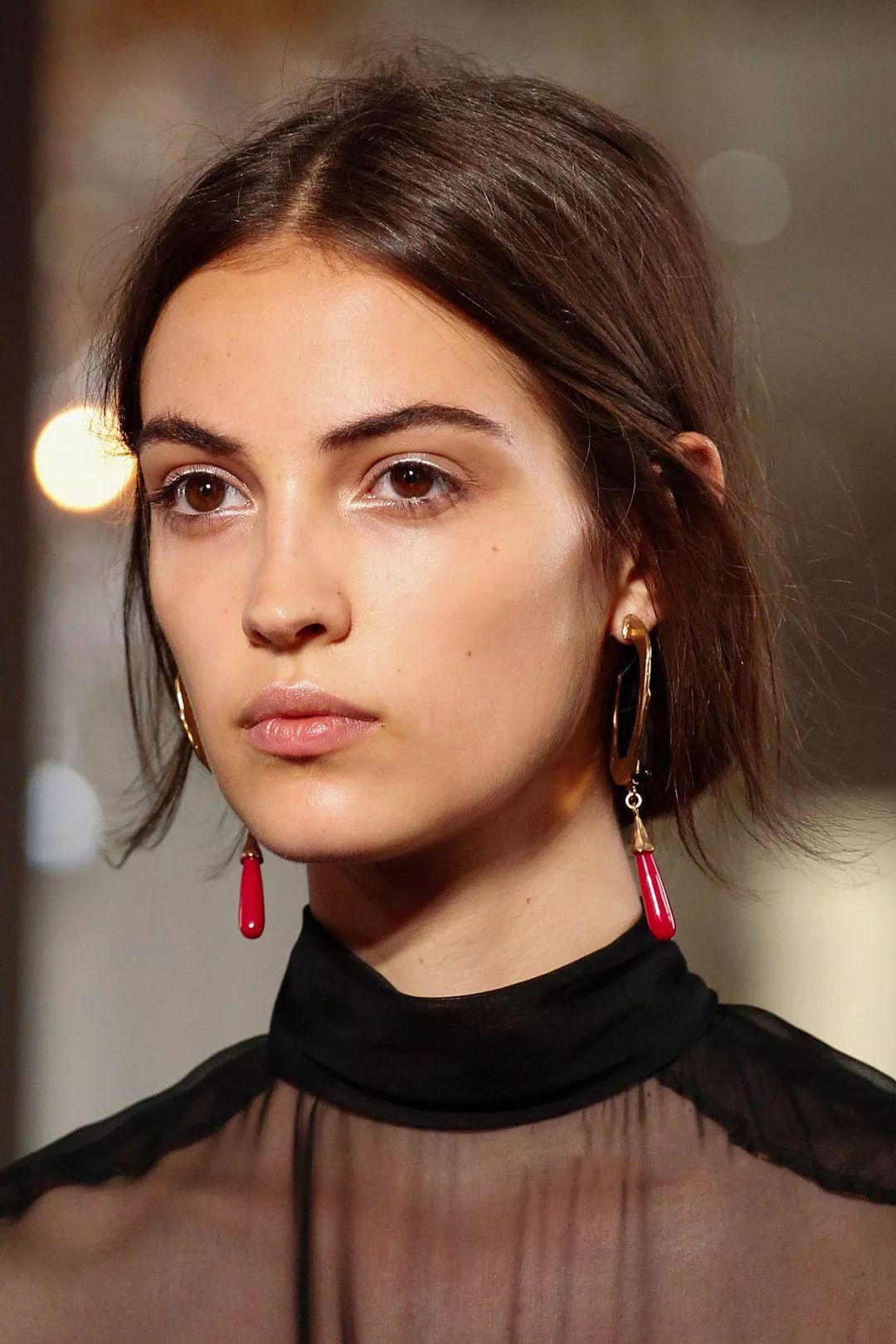 能征服现女友佟年和宋茜戚薇的耳饰得有多带劲