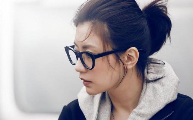 22个明星抓拍瞬间那一张脸看起来更有故事感