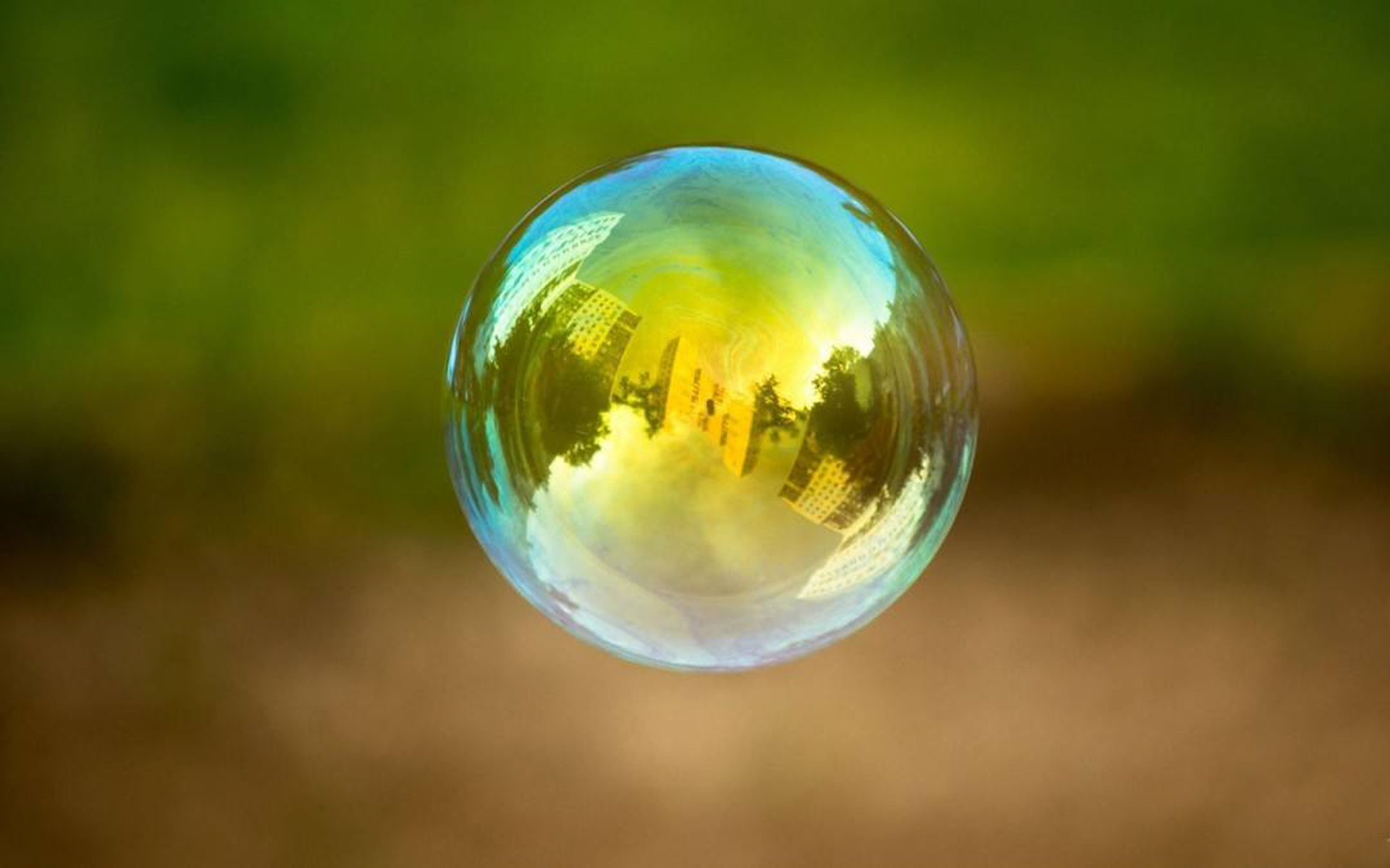 幽默笑话为什么男人不喂奶还长乳头