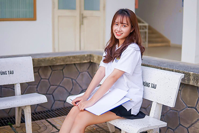 19岁女大学生因太漂亮走红称每天都有男网友发私信追求